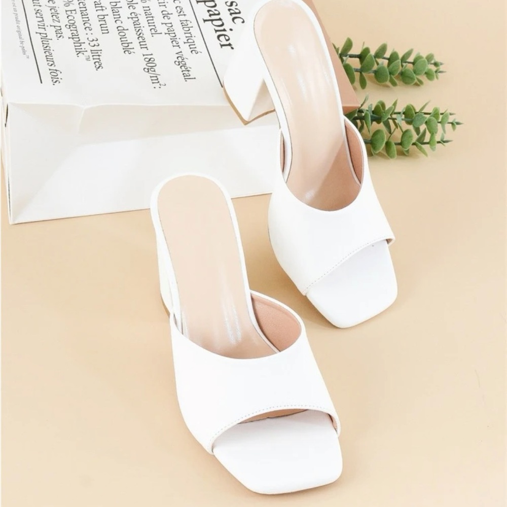 White Minimalist Chunky Heeled Mule Sandals